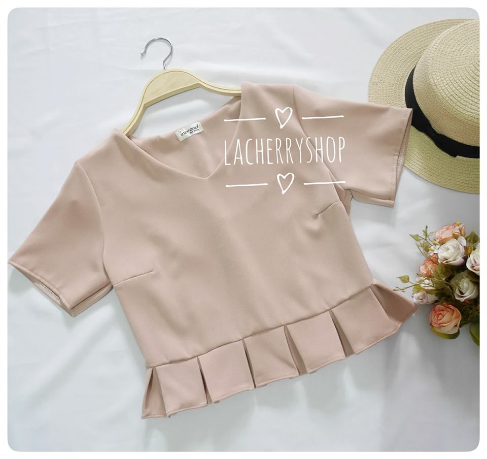 เสื้อครอป สีนู้ด คอวี เอวพลีท เข้ารูป แบบสวยน่ารักๆ เสื้อสีพื้น ใส่ง่าย ใส่สบาย เนื้อผ้าฮานาโกะคุณภาพดี