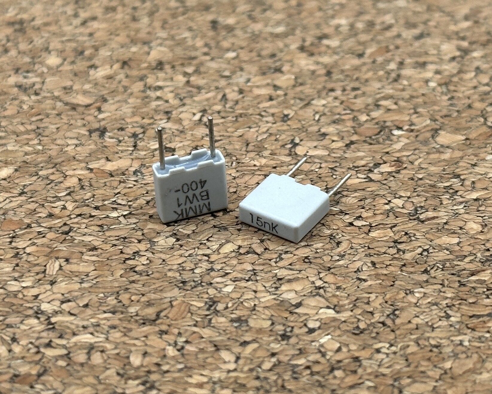 (10ตัว) [F-CAP] 15nF/400V 15nK400V EVOX MMK5 2.4x7.2 H6.5mm P=5mm