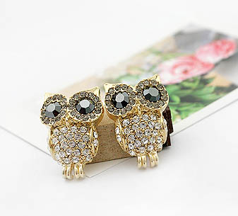 ต่างหูเงินนกฮูกน้อย ประดับเพชรหรูๆ