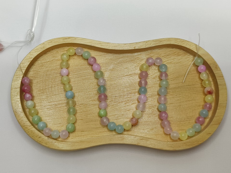 หินแบริลแคนดี้ หินความรักหอมหวาน อารมณ์ดี ความรัก อ่อนวัย ยาว 37 ซม. 8 มิล (50 เม็ด)