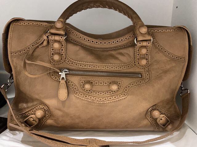 หมอนดันทรงกระเป๋ารุ่น Balenciaga Giant city bag