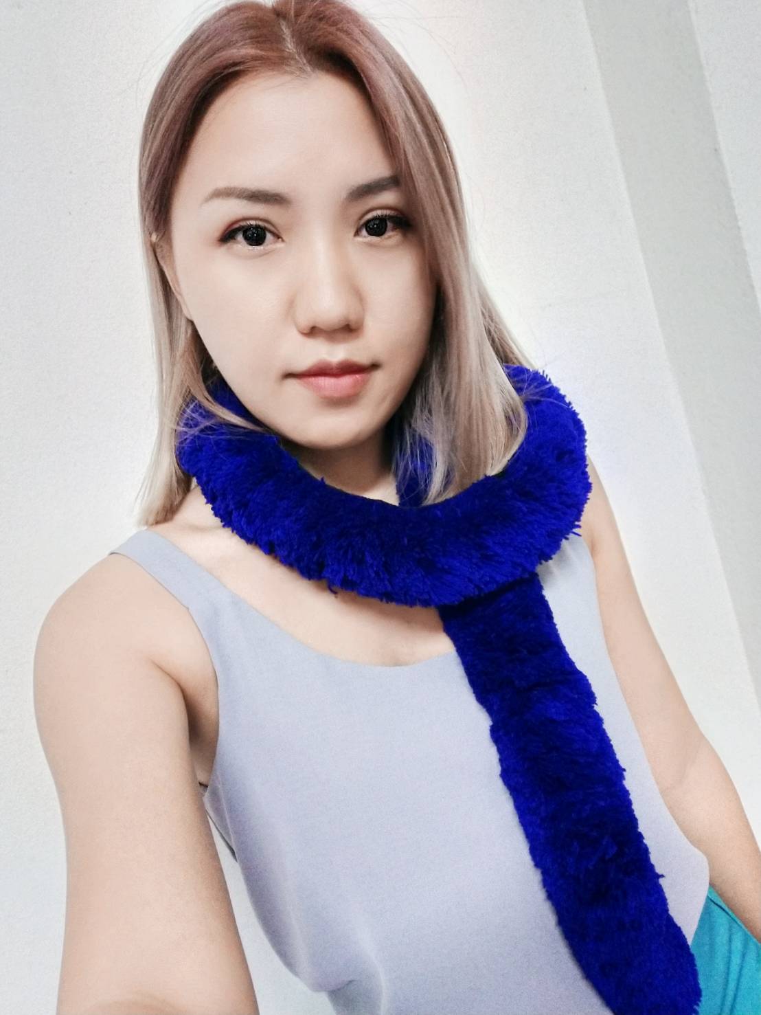 P407 ผ้าพันคอพู่สีน้ำเงิน