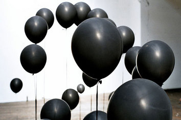 ลูกโป่งกลมเนื้อธรรมดา สีดำ ไซส์ 10 นิ้ว แพ็คละ 10 ใบ (Round Balloons 10"- Standard Black Color )