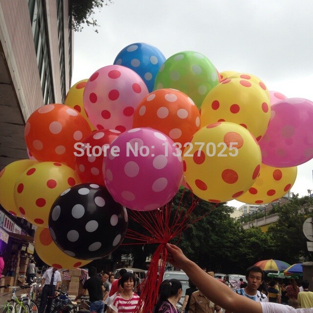 ลูกโป่งกลมนำเข้าพิมพ์ลายจุด พื้นเหลืองจุดแดง ไซส์ 12 นิ้ว แพ็คละ 10 ใบ ( Polka Dot Printing Balloon - Yellow/red Color )
