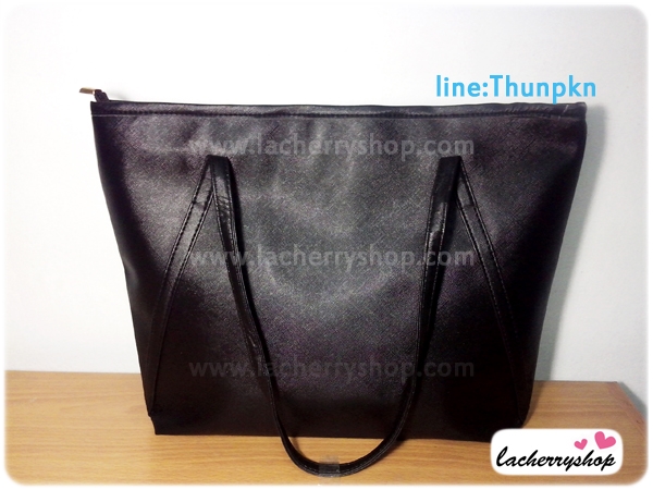 (หมดจ้า) กระเป๋าแฟชั่น สีดำ สะพายไหล่ มีซิปเปิดปิด เรียบหรู ((โปรโมชั่นส่งฟรี))