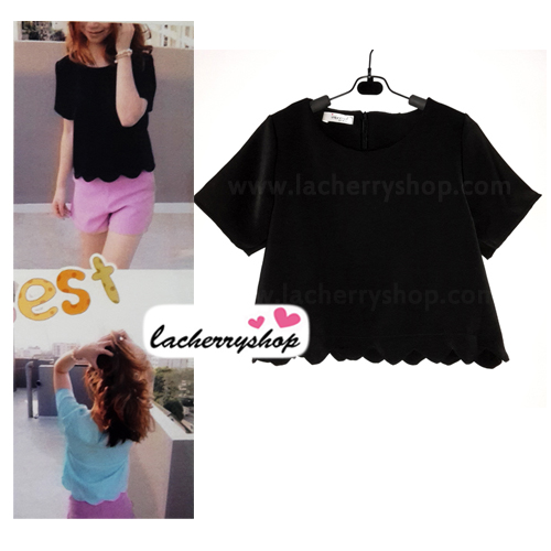 เสื้อแฟชั่น สีดำ ผ้าฮานาโกะ ทรงสวย แบบน่ารักๆ เป็นหยักๆช่วงเอว เนื้อผ้านิ่ม อยู่ทรง ไม่ยับง่าย ใส่สบาย สินค้าคุณภาพ ราคาไม่แพง