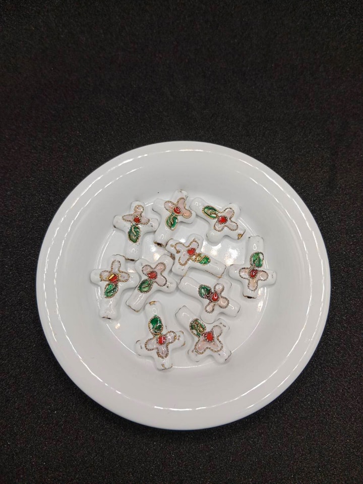 จี้กังใส รูปไม้กางเขนจีน ถุงละ 80 บาท