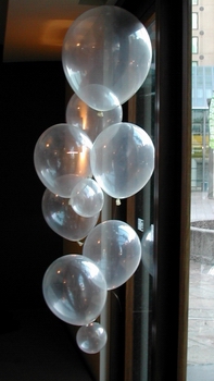 ลูกโป่งกลมใส ไม่มีสี ไซส์ 10 นิ้ว แพ็คละ 10 ใบ (Round Balloons 10"- Clear Cystal Balloon)