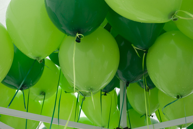 ลูกโป่งกลม สีเขียวเข้มไซส์ 9 นิ้ว แพ็คละ 10 ใบ ( Round Balloons 9" - Dark Green Standard Color )