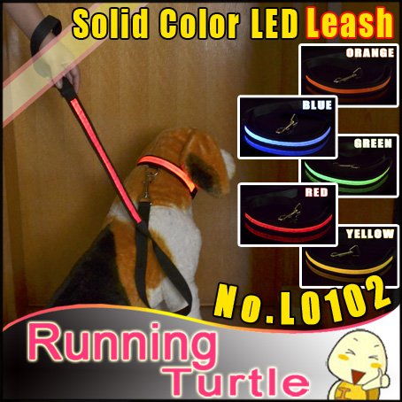 สายจูงสุึนัขและพร้อมปลอกคอ LED สีส้ม