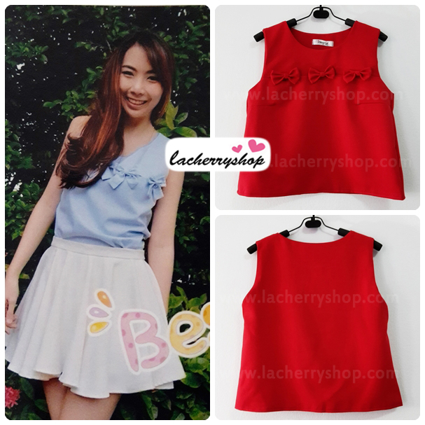 เสื้อแฟชั่น สีแดง แขนกุด ผ้าฮานาโกะ ทรงสวย แต่งโบว์ช่วงอกน่ารักๆ เนื้อผ้านิ่ม อยู่ทรง ไม่ยับง่าย ใส่สบาย สินค้าคุณภาพ ราคาไม่แพง