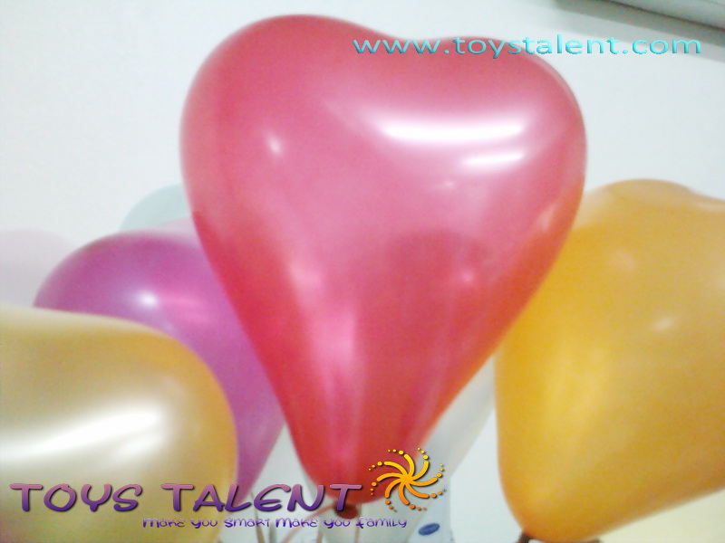ลูกโป่งหัวใจ เนื้อเมททัลลิค สีแดง ไซส์ 6 นิ้ว แพ็คละ 10 ใบ