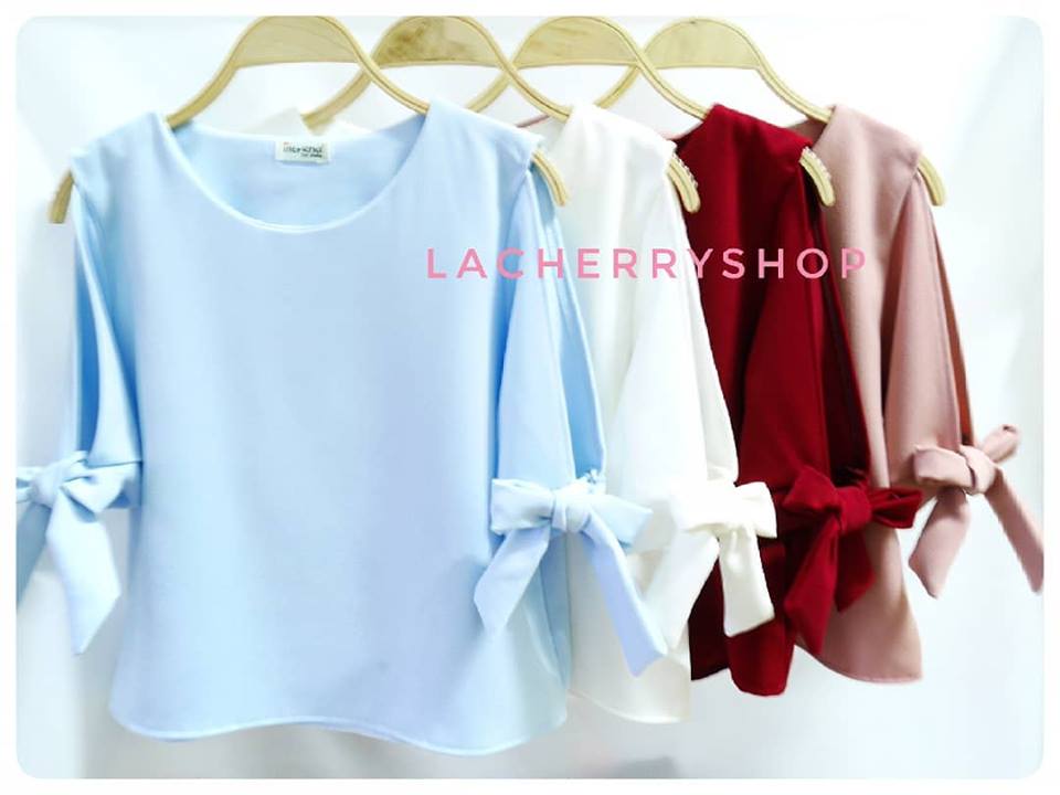 เสื้อผ้าฮานาโกะ รุ่นเปิดไหล่ ผูกโบว์ที่แขน แบบสวยน่ารัก เซ็กซี่เบาๆ
