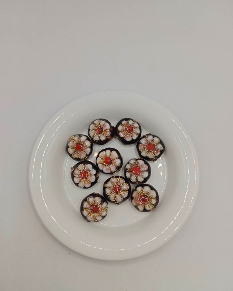 จี้กังใส รูปชาลาเปา ลายดอกไม้จีน ถุงละ 80 บาท