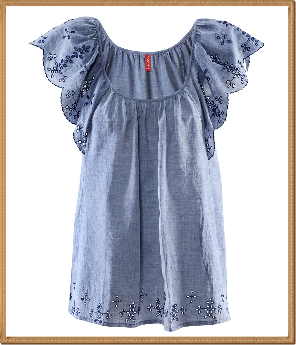 H&M - เสื้อผ้าฝ้ายสีฟ้า ปักฉลุลายที่แขนและปลายเสื้อ