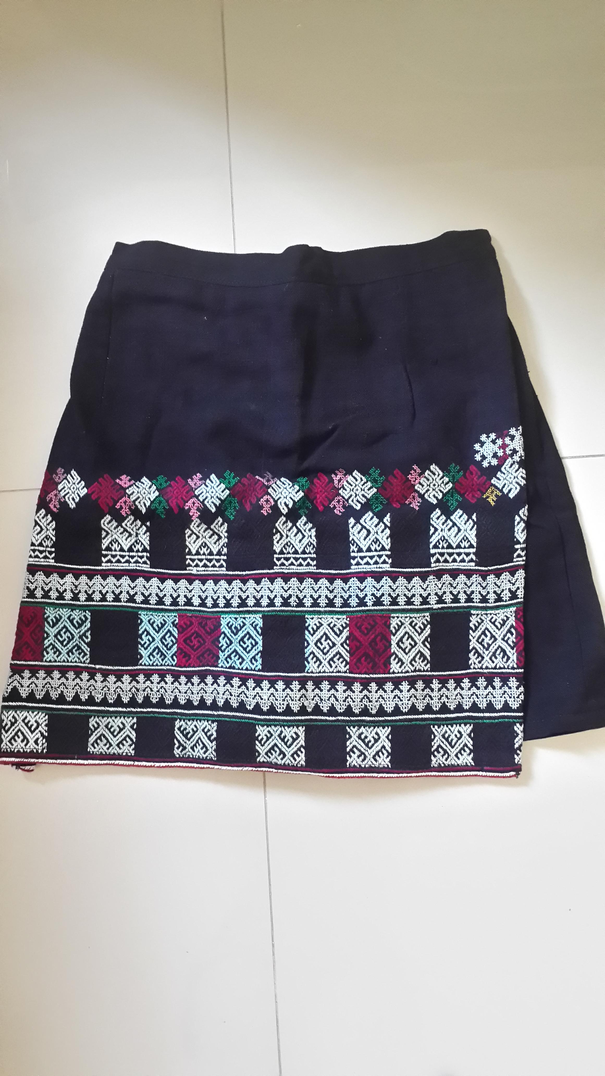 กางเกงกระโปรงผ้าปักลาย