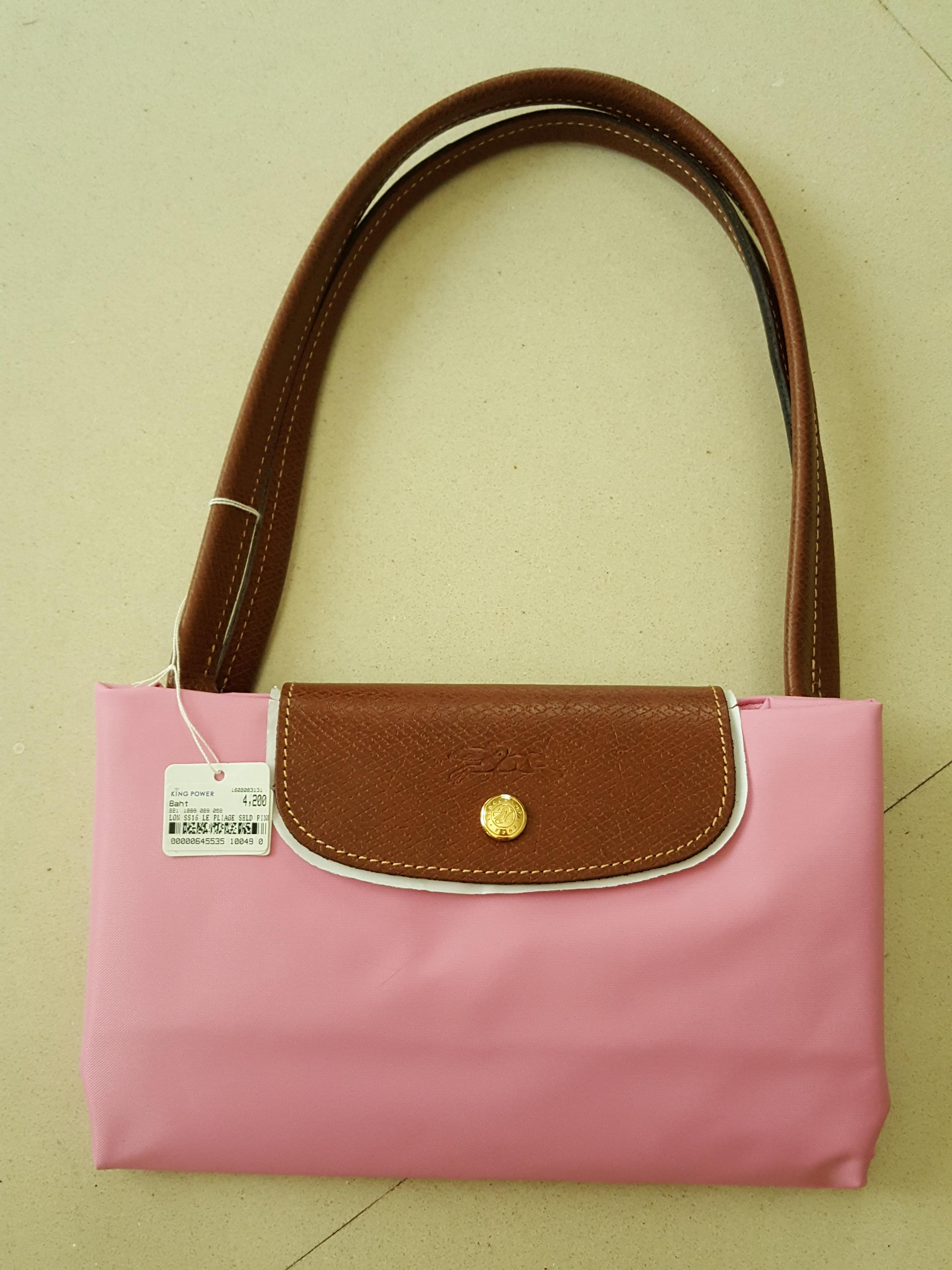 ขายlongchampหูยาวไซส์M มือหนึ่งใหม่เอี่ยมราคาเต็มตามป้าย4200บาทค่ะ ลดเหลือแค่ 2990