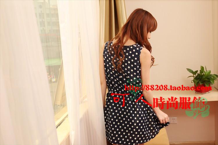 SALE//SALE (ส่งฟรี) ชุดเดรส สไตล์เกาหลี แขนกุด ผ้าซาติน สีน้ำเงิน ลายจุดขาว แบบสวยน่ารัก