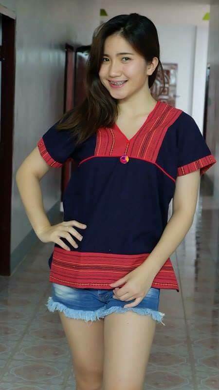 เสื้อนากา เสื้อผ้าพื้นเมือง เสื้อผ้าฝ้ายล้านนา คอวี แต่งลายผ้าพื้นเมือง แบบสวยเก๋