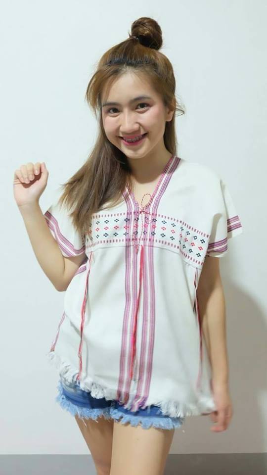 เสื้อกะเหรี่ยง งานทอมือทั้งผืน เสื้อผ้าพื้นเมือง สีสันสดใส ด้วยลายปักต่างๆแบบฉบับ เสื้อชาวเขา