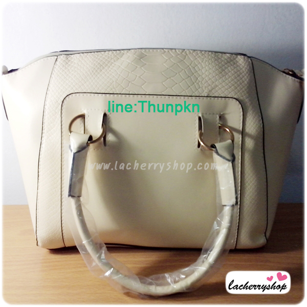 กระเป๋าแฟชั่น ดีไซน์สวยเรียบหรู สีขาว คลาสสิค แบบยอดนิยม เหมาะกับทุกโอกาส สามารถถือและสะพายได้ทั้งสองแบบ ((โปรโมชั่นส่งฟรี))