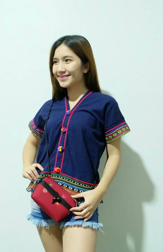 เสื้อนากา เสื้อผ้าพื้นเมือง เสื้อผ้าฝ้ายล้านนา คอวี แต่งกระดุม ลายผ้าพื้นเมืองสวยๆ