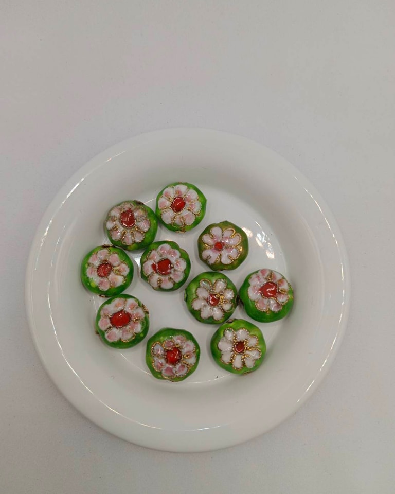 จี้กังใส รูปชาลาเปา ลายดอกไม้จีน ถุงละ 80 บาท