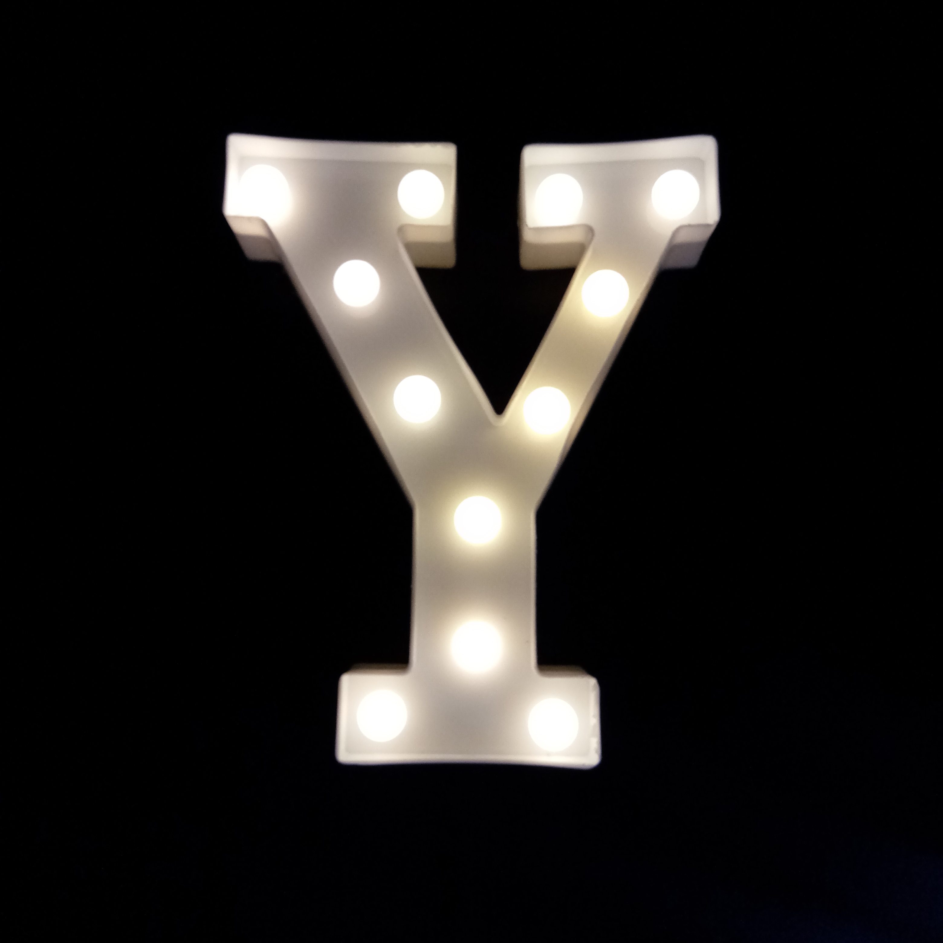 กล่องไฟ LED ตัวอักษรภาษาอังกฤษ A-Z กล่องสีขาว (กรุณาระบุตัวอักษรที่ต้องการ เมื่อทำการสั่งซื้อ) / ราคาต่อ 1 ชิ้น