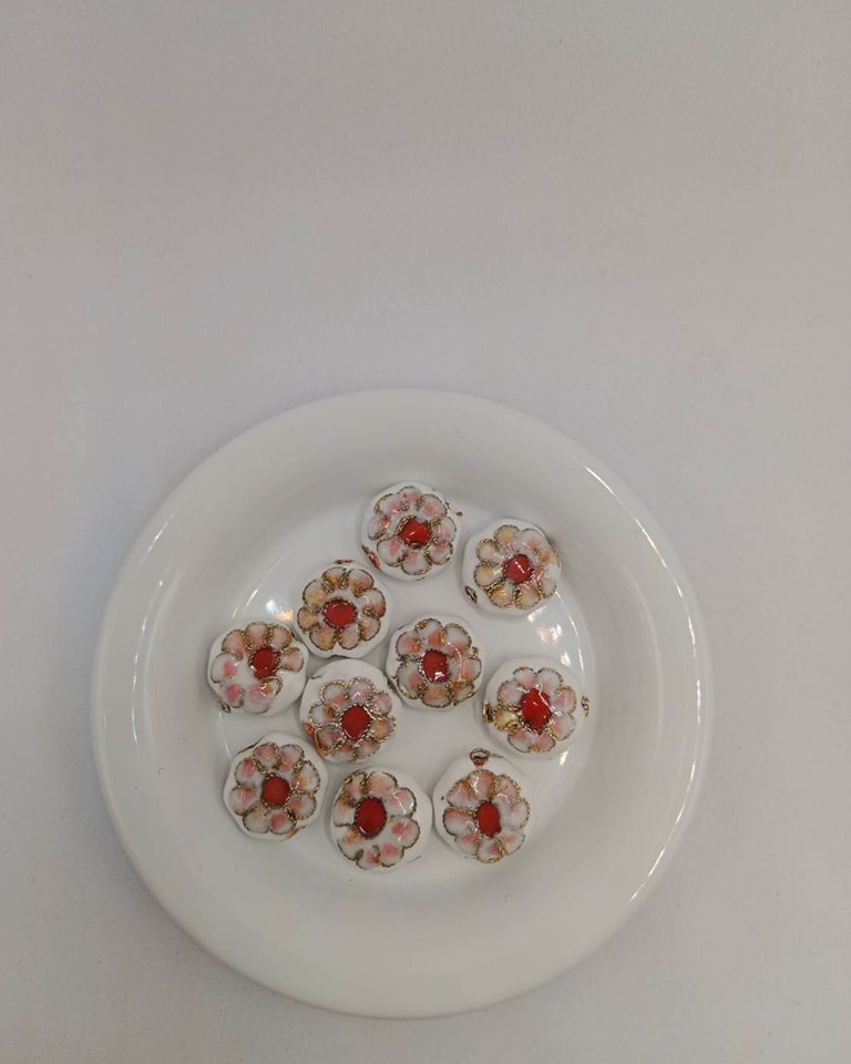 จี้กังใส รูปชาลาเปา ลายดอกไม้จีน ถุงละ 80 บาท