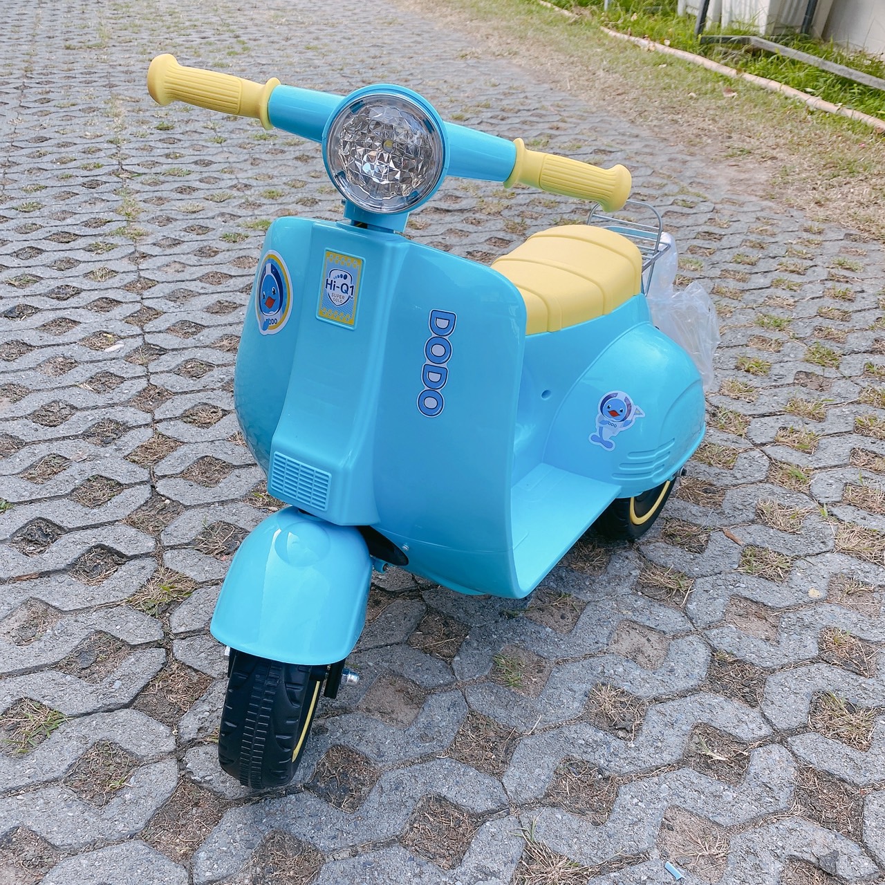 รถเด็กไฟฟ้า เวสป้า vespa รถเด็ก ขับได้จริง จำกัดออเดอร์ละ 2 ชิ้น