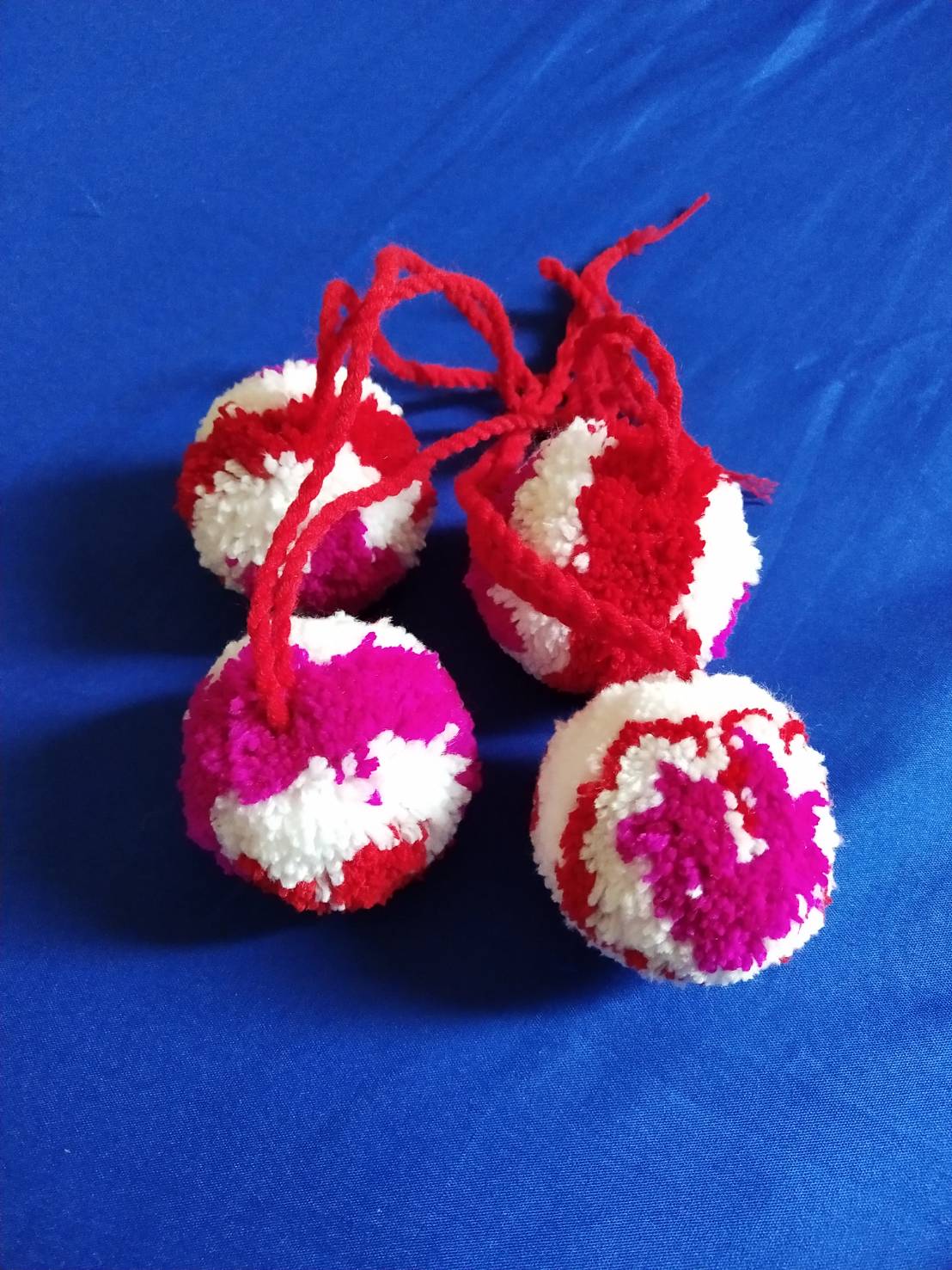 P395 พู่ไหมพรมกลม