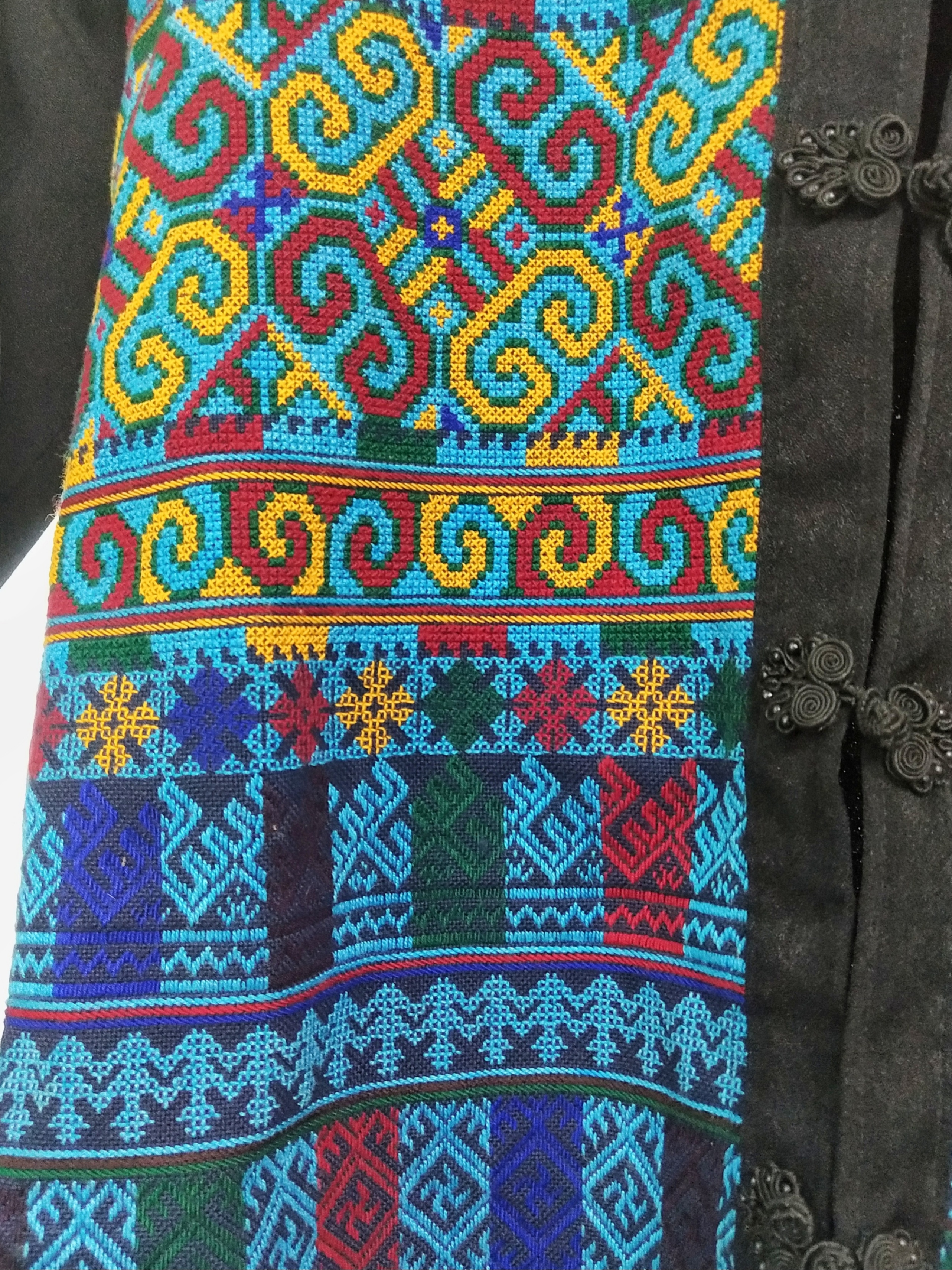 P425 เสื้อคลุมลายปักมือโทนสีน้ำเงินสดใสกระดุมหน้า ใส่ได้ทั้งหญิง,ชาย