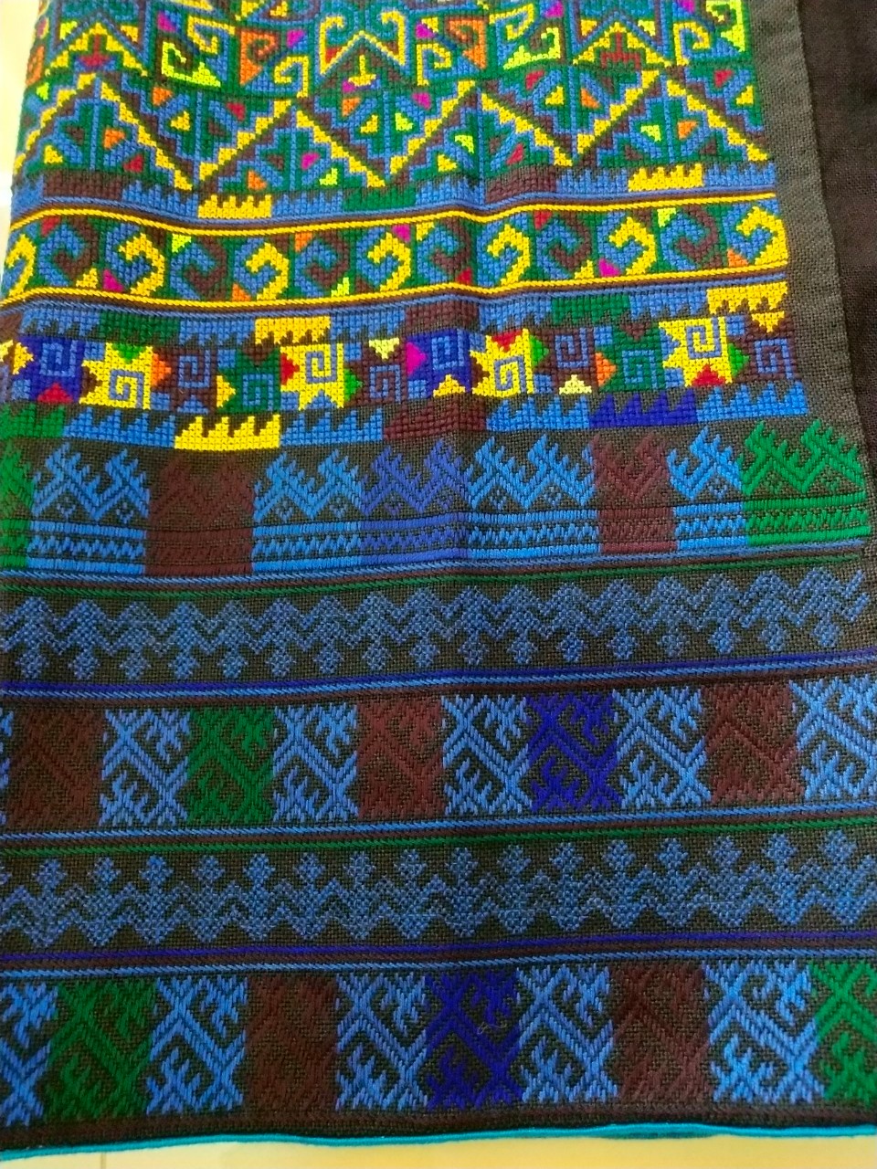 P373 กางเกงผ้าปักมือ โทนสีน้ำเงินสดใส มือ1 ไม่ผ่านการใช้งาน