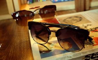 พิเศษ!! ฟรีซอง ผ้าเช็ด กรอบแว่นตากันแดดแฟชั่น เรโทร วินเทจ แบบบาร์กึ่งโลหะ (ปรอท ดำด้าน)