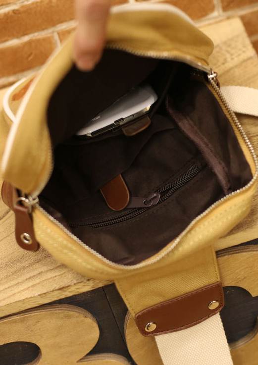 กระเป๋าวินเทจ สะพายข้าง แนวตั้งสี่เหลี่ยม แถบขาว แต่งซิบ2ผ้าใบ สีน้ำตาล