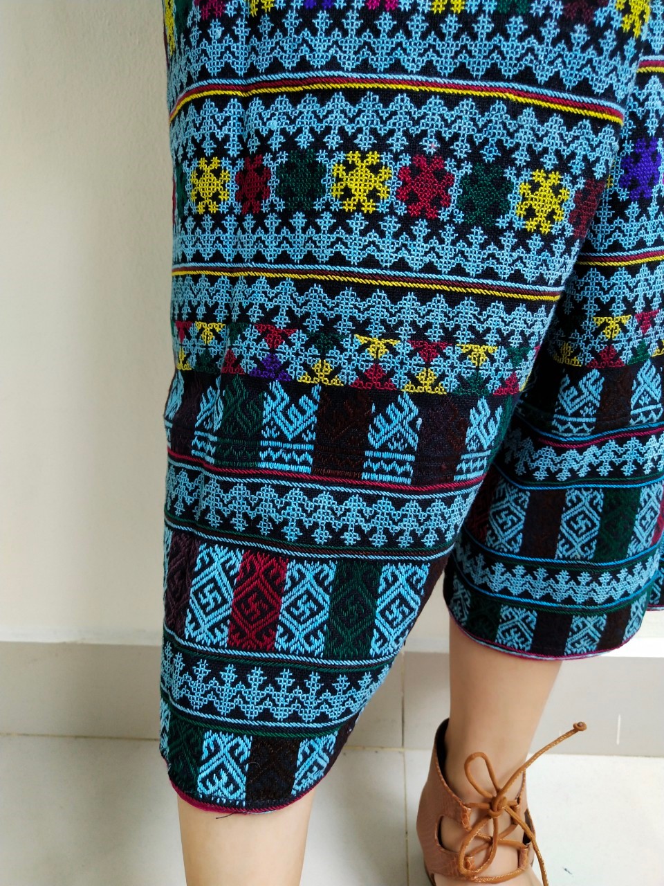 กางเกงผ้าปัก โทนฟ้าขาว