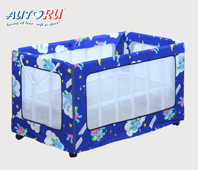 เปลไกวไฟฟ้าอัตโนมัติ Autoru รุ่น Gold 2 in 1 สีชมพู เพราะ เปลไกวไฟฟ้าอัตโนมัติ Autoru เข้าใจเป็นอย่างดีว่าเด็กๆ มีการเจริญเติบโตทางด้านร่างกายอย่างรวดเร็ว เปลไกวไฟฟ้าอัตโนมัติ Autoru รุ่น Gold 2 in 1 จึงถูกออกแบบมาเป็นพิเศษเพื่อรองรับการเจริญเติบโตของลูกน้อยที่คุณรัก ด้วยคุณสมบัติของพื้นที่ภายในเปลไกวไฟฟ้าอัตโนมัติ Autoru ที่มีขนาดใหญ่รองรับทุกอิริยาบทของลูกน้อย โครงสร้างที่แข็งแรงทนทานพร้อมระบบล็อคที่ได้มาตรฐานจึงช่วยเพิ่มความมั่นคงของตัวเปลไกวไฟฟ้าอัตโนมัติได้ดียิ่งขึ้น รูระบายอากาศโดยรอบตัวเปลไกวไฟฟ้าอัตโนมัติช่วยให้อากาศถ่ายเทสะดวก นอกจากนี้ เปลไกวไฟฟ้าอัตโนมัติ Autoru รุ่น Gold 2 in 1 ยังมีมุ้งแบบกระโจมที่ช่วยป้องกันยุงและแมลงต่างๆ ที่อาจมารบกวนลูกน้อยในเวลาพักผ่อนได้ ที่สำคัญคือคุณแม่สามารถปรับเปลี่ยนตัวเปลไกวไฟฟ้าอัตโนมัติ Autoru รุ่น Gold 2 in 1 ให้เป็นเพลย์เพน และคอกกั้นเพื่อความปลอดภัยของลูกน้อยในวัยหัดคลานและหัดเดินได้อีกด้วย เปลไกวไฟฟ้า