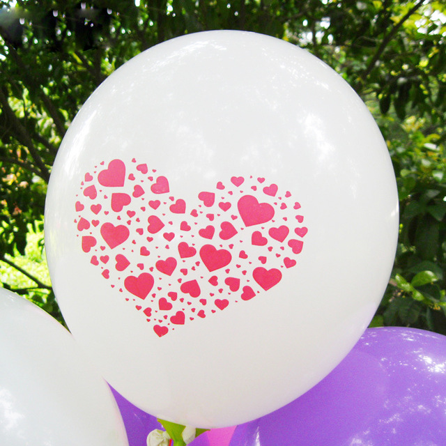 ลูกโป่งกลมนำเข้า พื้นขาว พิมพ์ลายหัวใจแดง ไซส์ 12 นิ้ว แพ็คละ 10 ใบ ( Heart Printing Balloon - White/Red Color )