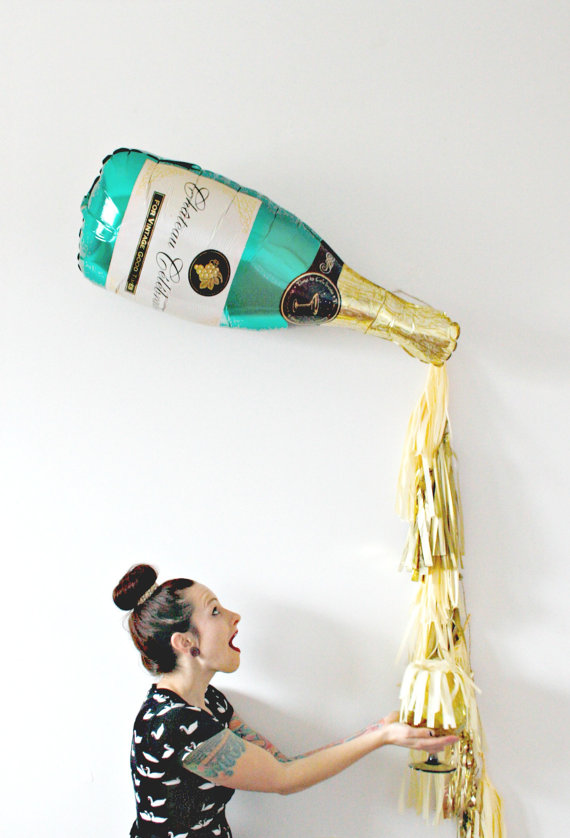 ลูกโป่งฟอยล์รูปขวดแชมเปญ ไซส์ 96*50 cm. - A Bottle of Champagne Shape Foil Balloon / TL-D071