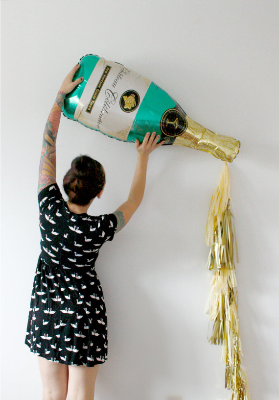 ลูกโป่งฟอยล์รูปขวดแชมเปญ ไซส์ 96*50 cm. - A Bottle of Champagne Shape Foil Balloon / TL-D071
