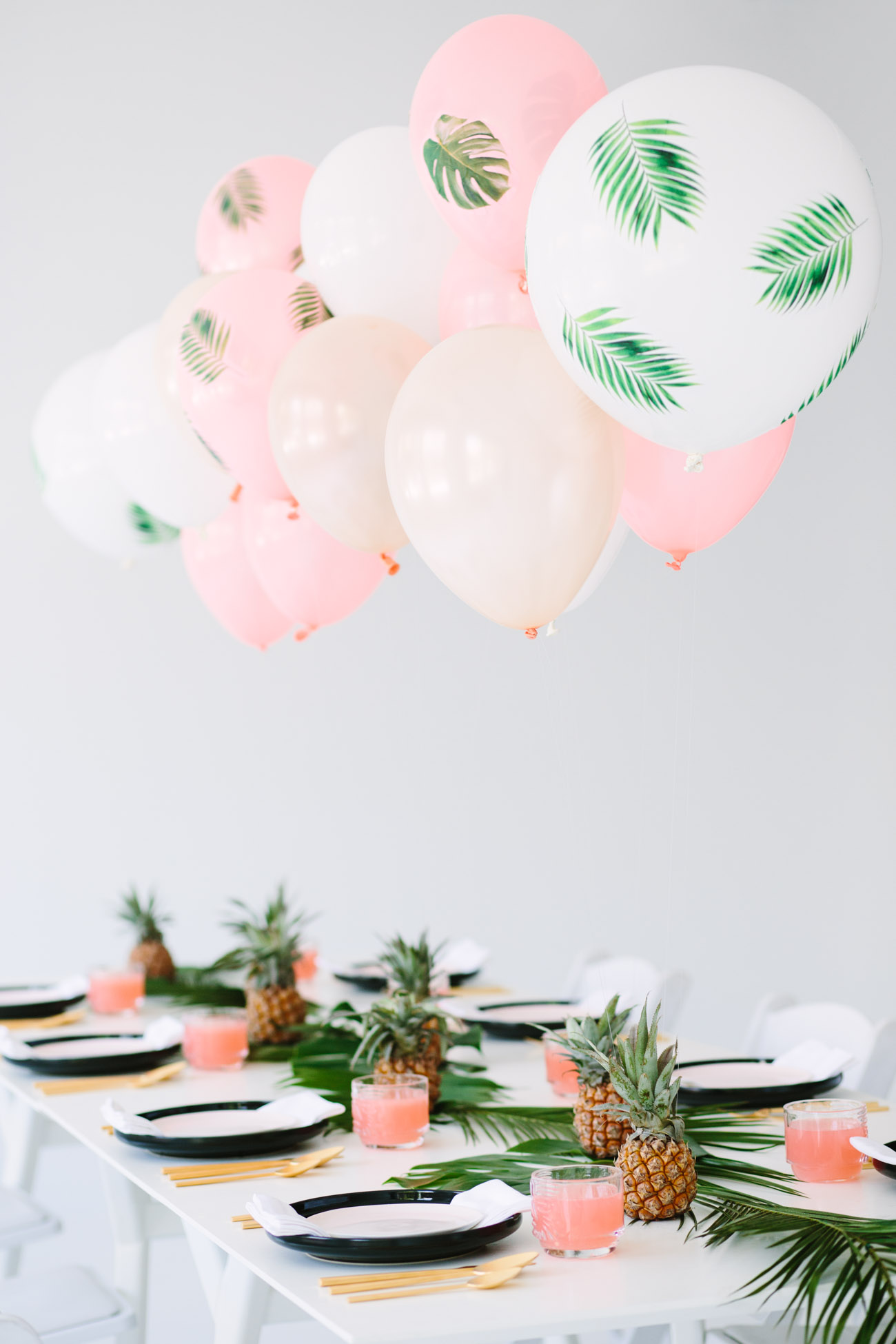ลูกโป่งกลม เนื้อพาสเทล สีส้มอ่อน ไซส์ 10 นิ้ว แพ็คละ 10 ใบ (Round Balloons - Pastel Orange Color 10")