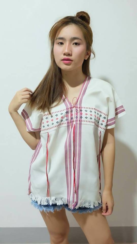 เสื้อกะเหรี่ยง งานทอมือทั้งผืน เสื้อผ้าพื้นเมือง สีสันสดใส ด้วยลายปักต่างๆแบบฉบับ เสื้อชาวเขา