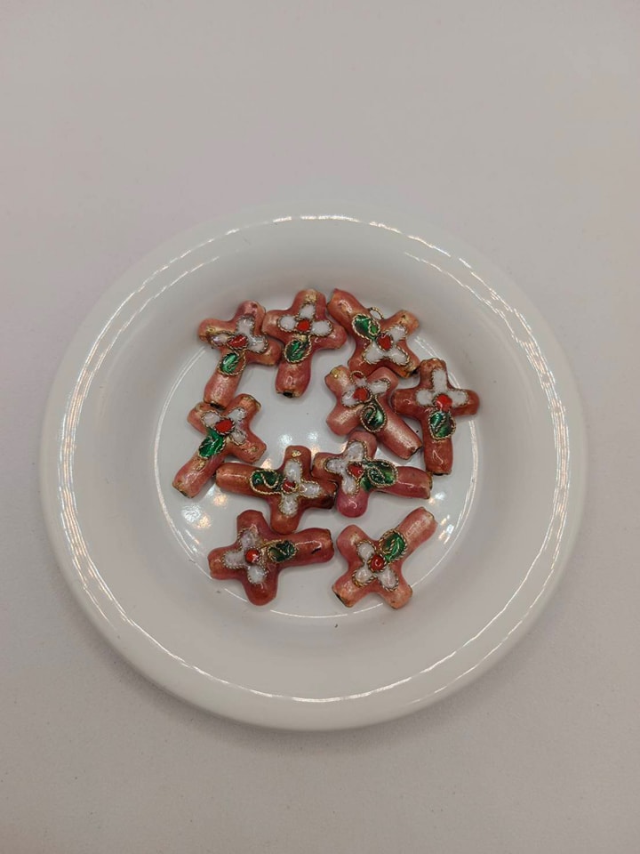 จี้กังใส รูปไม้กางเขนจีน ถุงละ 80 บาท