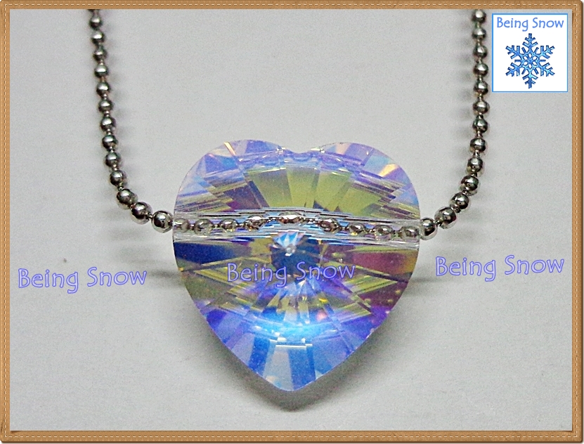 สร้อยคอคริสตัลหัวใจ สีขาวรุ้ง