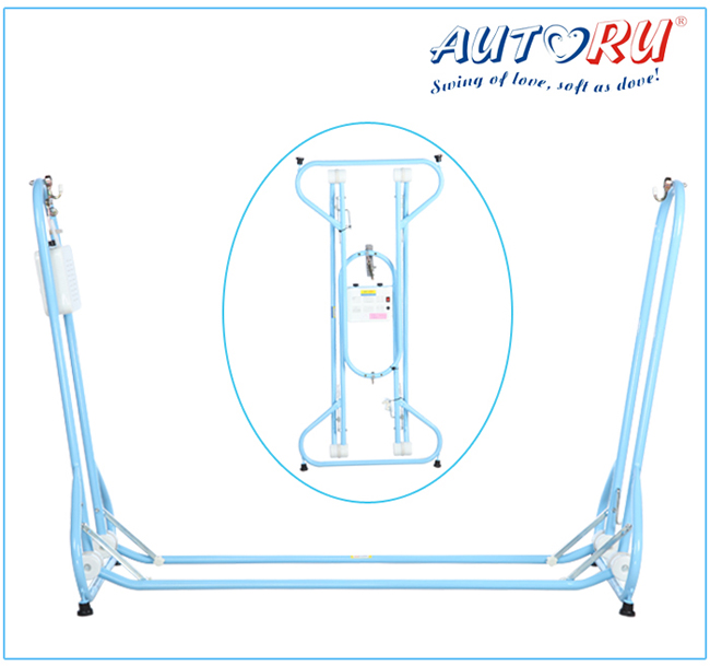 เปลไกวไฟฟ้าอัตโนมัติ Autoru รุ่น Gold 2 in 1 สีชมพู เพราะ เปลไกวไฟฟ้าอัตโนมัติ Autoru เข้าใจเป็นอย่างดีว่าเด็กๆ มีการเจริญเติบโตทางด้านร่างกายอย่างรวดเร็ว เปลไกวไฟฟ้าอัตโนมัติ Autoru รุ่น Gold 2 in 1 จึงถูกออกแบบมาเป็นพิเศษเพื่อรองรับการเจริญเติบโตของลูกน้อยที่คุณรัก ด้วยคุณสมบัติของพื้นที่ภายในเปลไกวไฟฟ้าอัตโนมัติ Autoru ที่มีขนาดใหญ่รองรับทุกอิริยาบทของลูกน้อย โครงสร้างที่แข็งแรงทนทานพร้อมระบบล็อคที่ได้มาตรฐานจึงช่วยเพิ่มความมั่นคงของตัวเปลไกวไฟฟ้าอัตโนมัติได้ดียิ่งขึ้น รูระบายอากาศโดยรอบตัวเปลไกวไฟฟ้าอัตโนมัติช่วยให้อากาศถ่ายเทสะดวก นอกจากนี้ เปลไกวไฟฟ้าอัตโนมัติ Autoru รุ่น Gold 2 in 1 ยังมีมุ้งแบบกระโจมที่ช่วยป้องกันยุงและแมลงต่างๆ ที่อาจมารบกวนลูกน้อยในเวลาพักผ่อนได้ ที่สำคัญคือคุณแม่สามารถปรับเปลี่ยนตัวเปลไกวไฟฟ้าอัตโนมัติ Autoru รุ่น Gold 2 in 1 ให้เป็นเพลย์เพน และคอกกั้นเพื่อความปลอดภัยของลูกน้อยในวัยหัดคลานและหัดเดินได้อีกด้วย เปลไกวไฟฟ้า