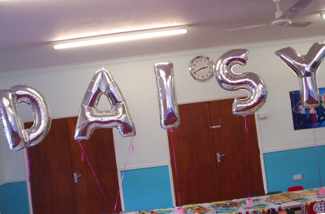 ลูกโป่งฟลอย์รูปตัวอักษร S สีเงินไซส์เล็ก 14 นิ้ว - S Letter Shape Foil Balloon Size 14" Silver Color