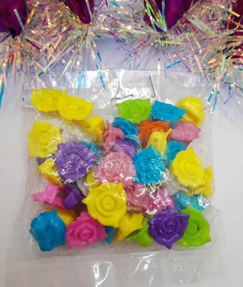 ลูกปัดแฟนซี ดอกกุหลาบ แบบที่ 2 คละสี แพค 20฿