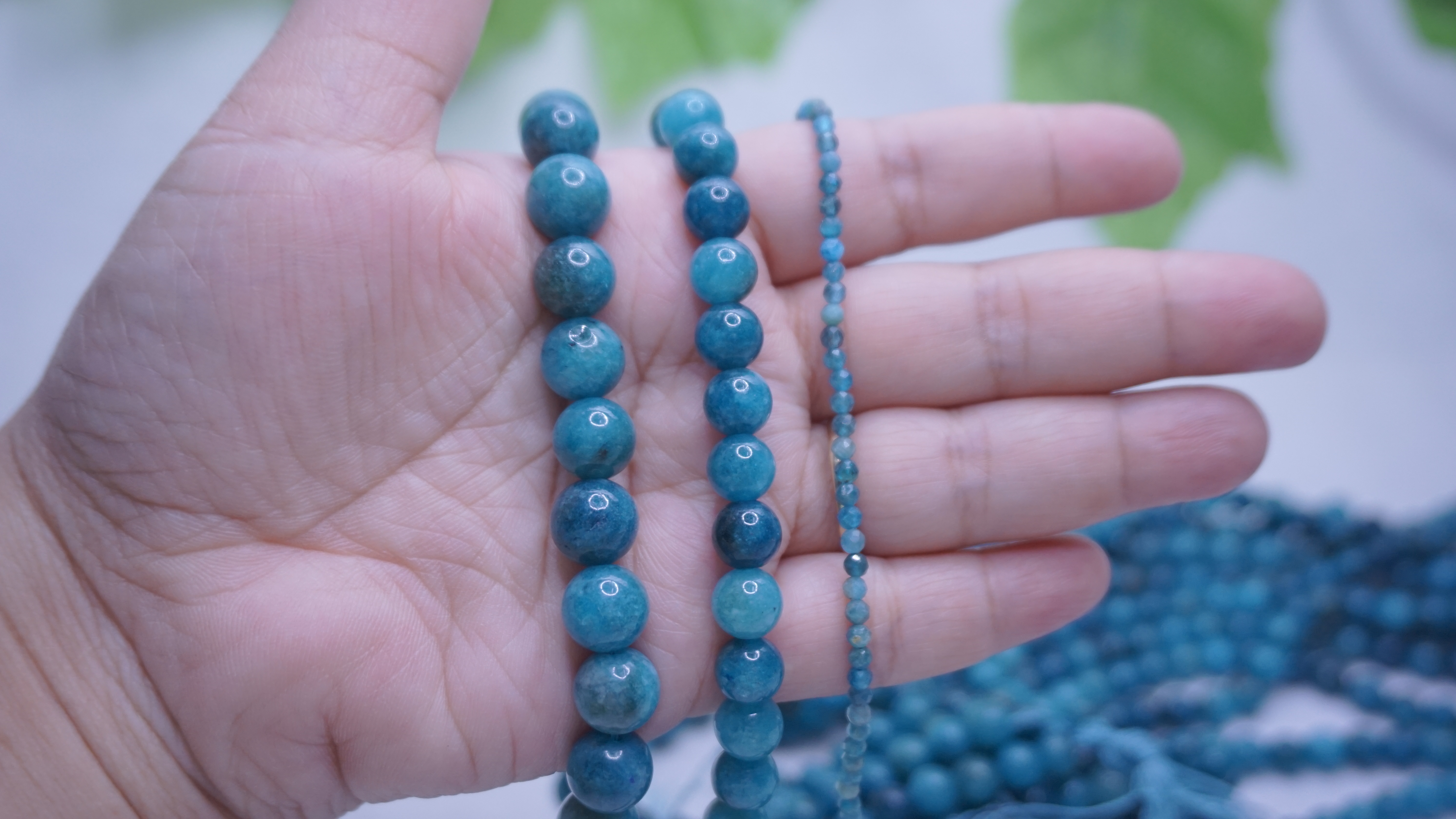 หินอพาไทต์ หินบันดาลใจ Apatite กลม 10 มิล 35 ซม. (1เส้น 39 เม็ด)