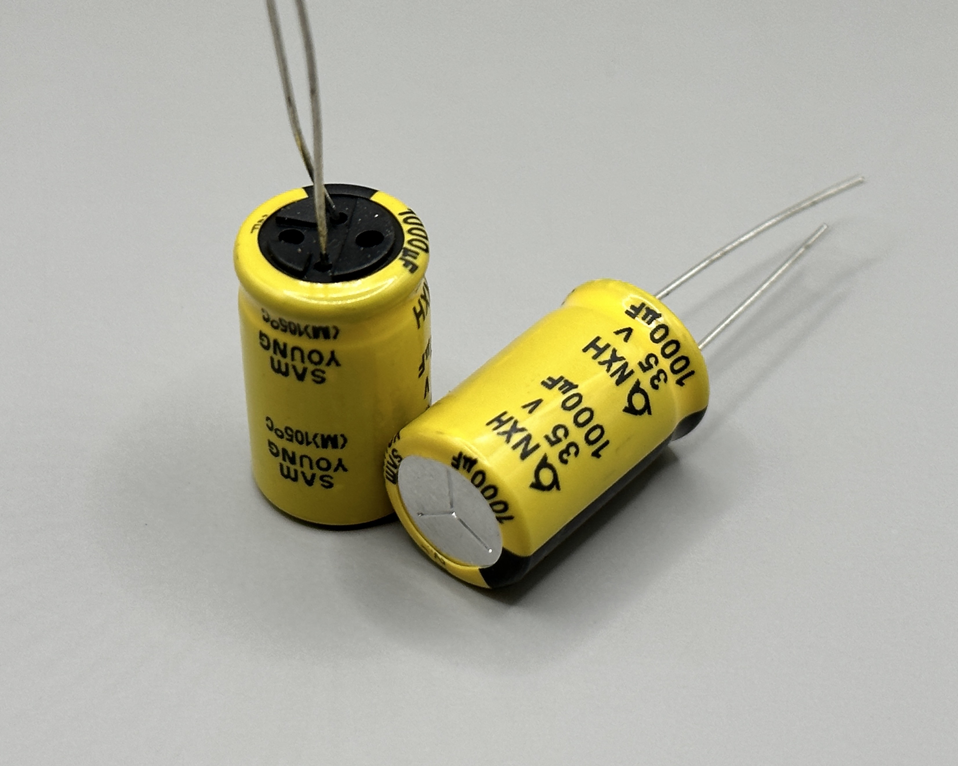 (1ตัว) [E-CAP] 1000uF/35V 105ºC SAMYOUNG NXH 12.5x20mm P=5mm