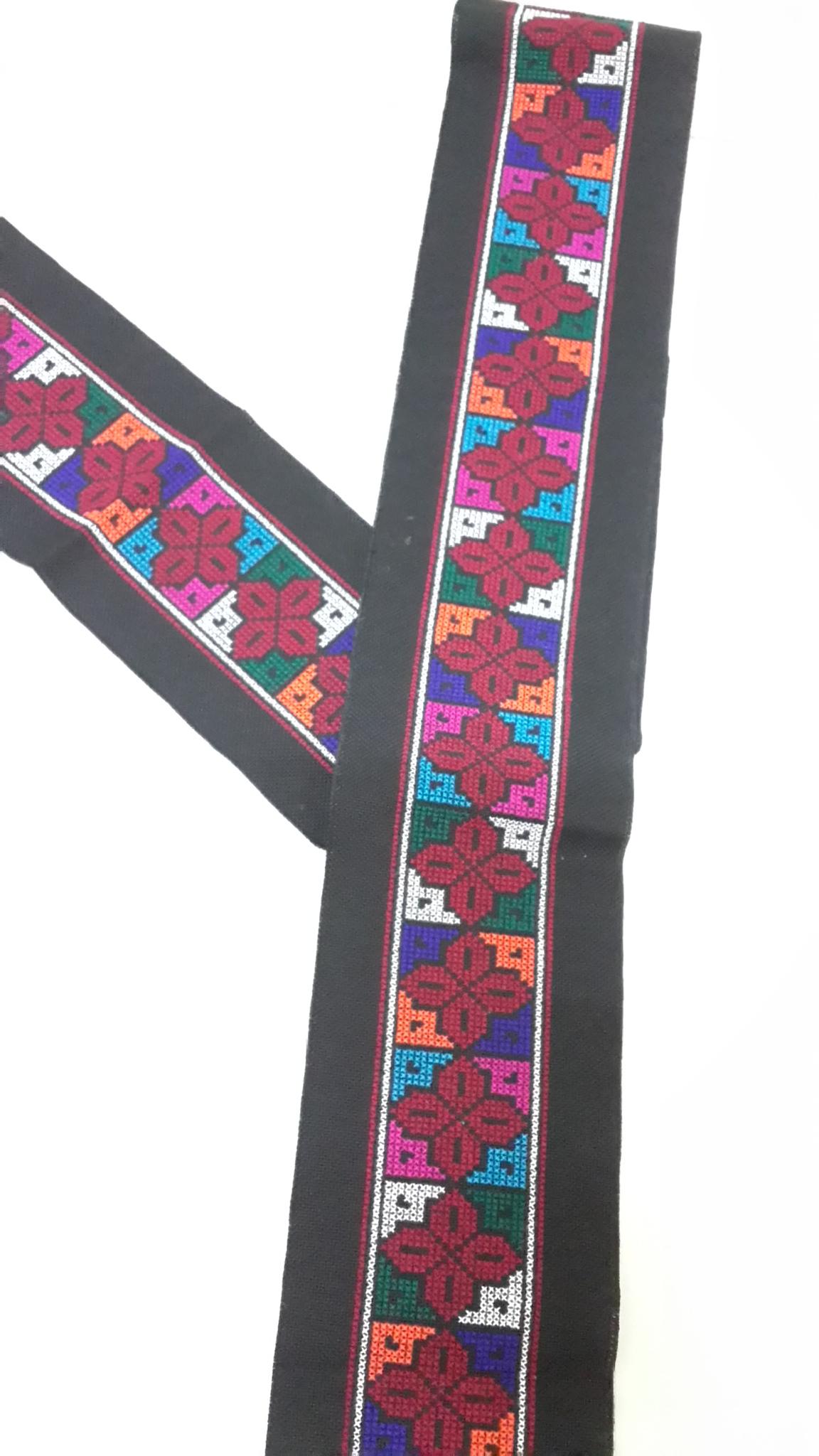 ผ้าปักลายอาข่า สีโทนแดง ผืนยาว